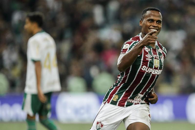 Com apoio de mais de 50 mil no Maracanã, Fluminense vence o Palmeiras