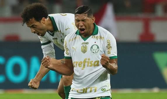 Rony marca e Palmeiras empata fora de casa