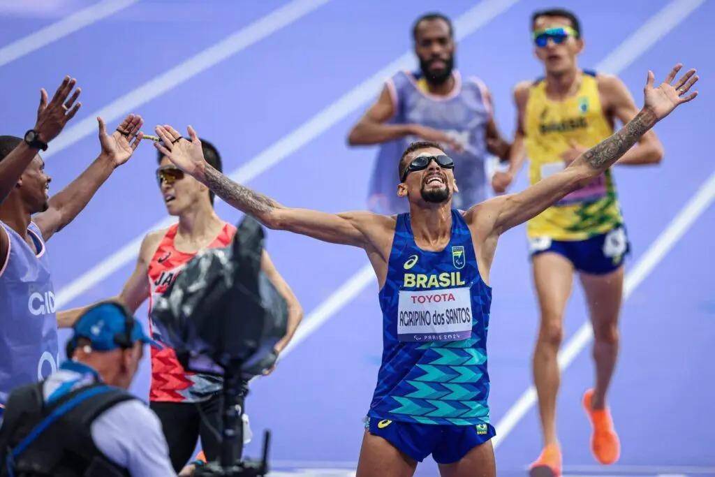 Atleta de São Caetano conquista medalha de ouro e bate recorde mundial nos Jogos Paralímpicos de Paris