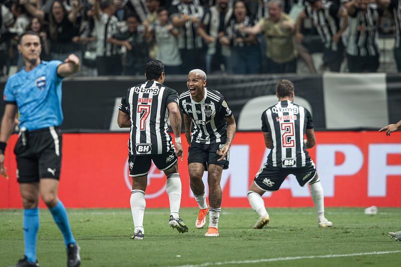 Galo classifica na Libertadores em noite de Deyverson