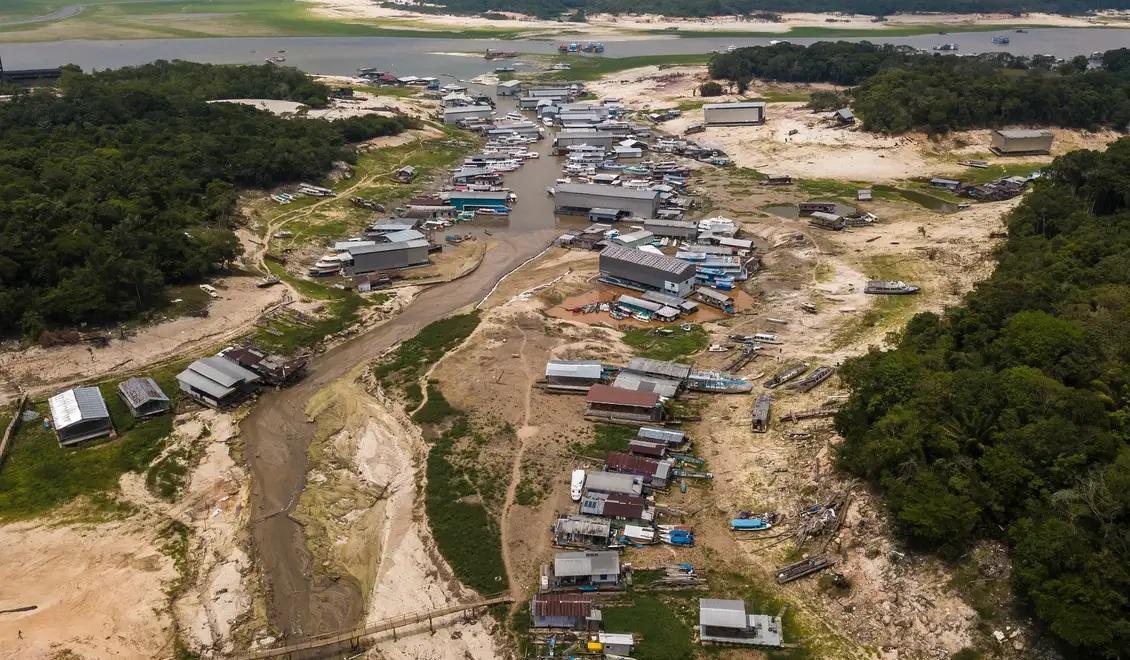 Prefeitura de Manaus distribui ajuda a afetados por seca