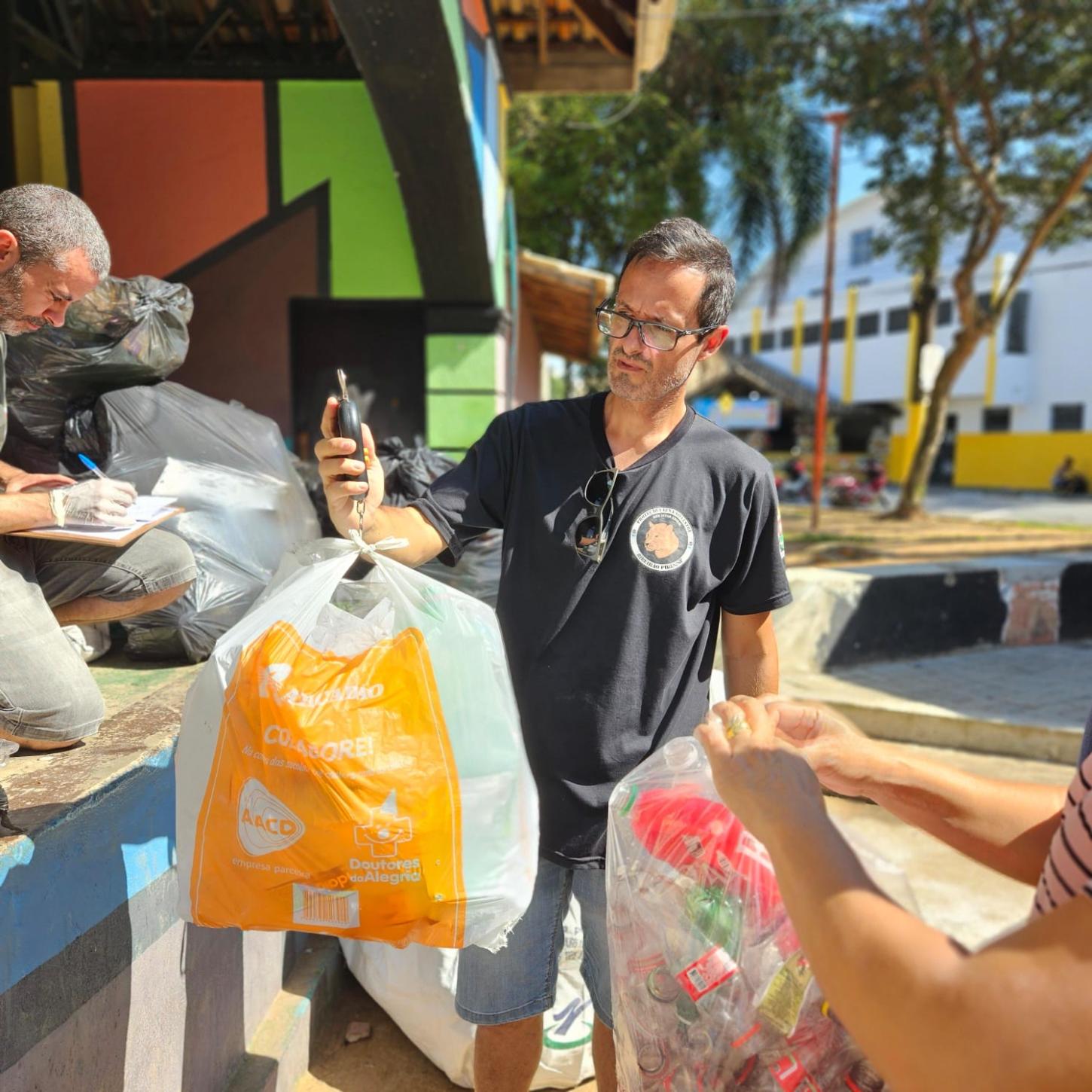 Ribeirão Pires promove troca de garrafas PET por ração, Feira de Adoção e Vacinação Antirrábica neste sábado