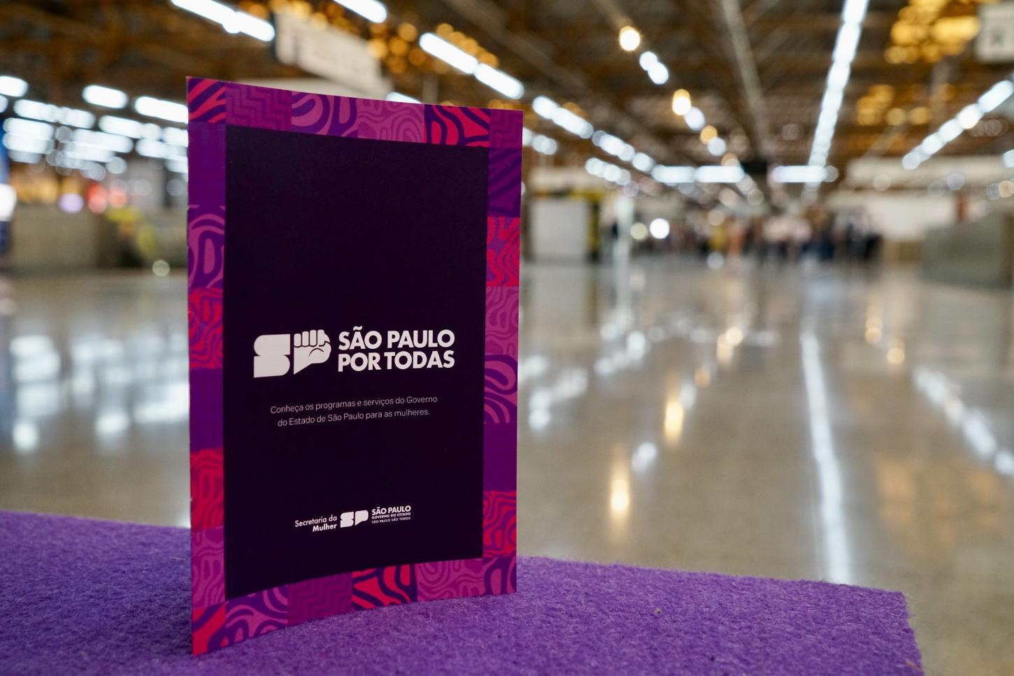 Estação de metrô em SP terá estúdio móvel com tatuagem gratuita para mulheres que tiveram câncer de mama