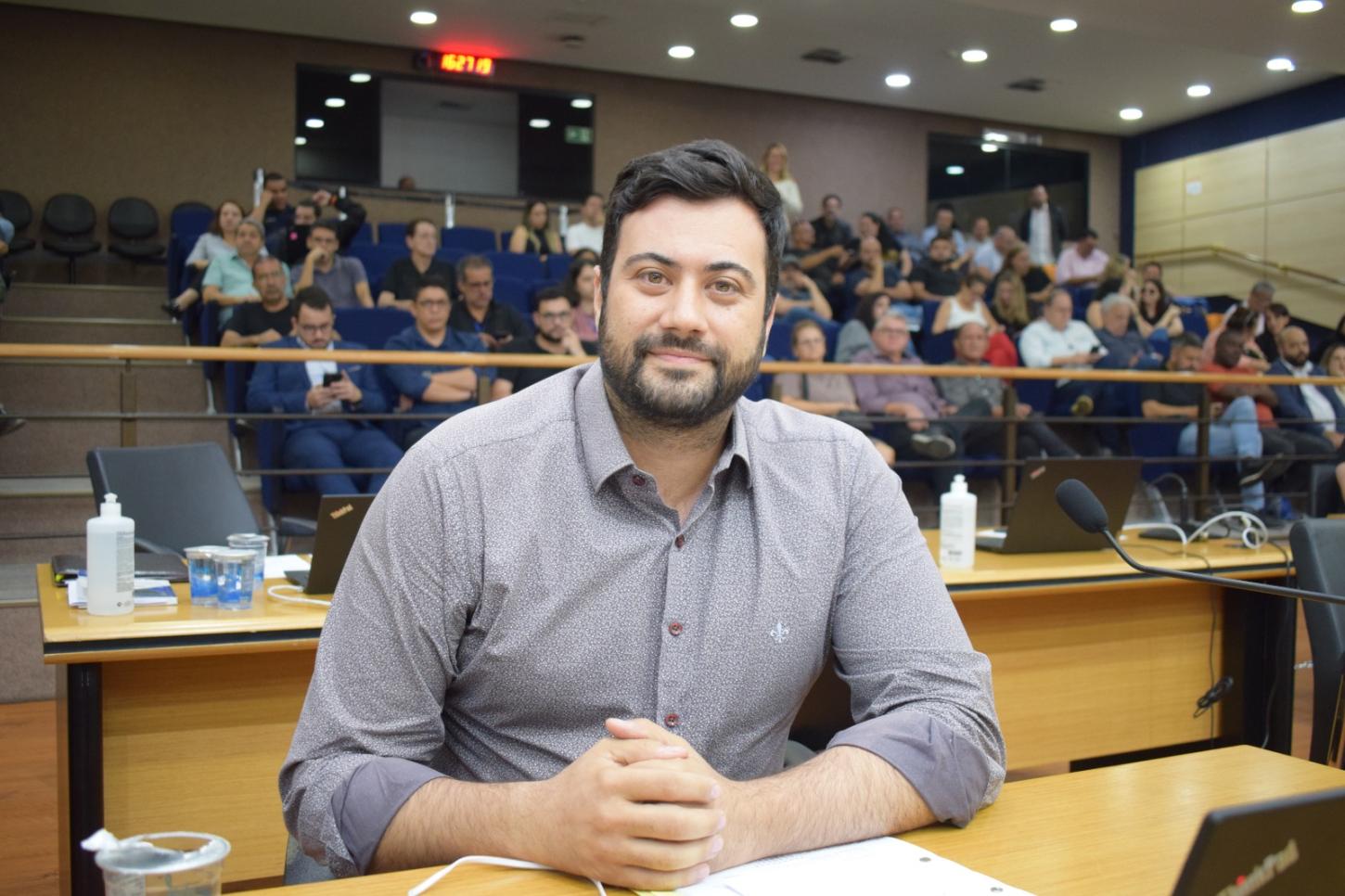 César Oliva sugere melhorias nas áreas de segurança e mobilidade