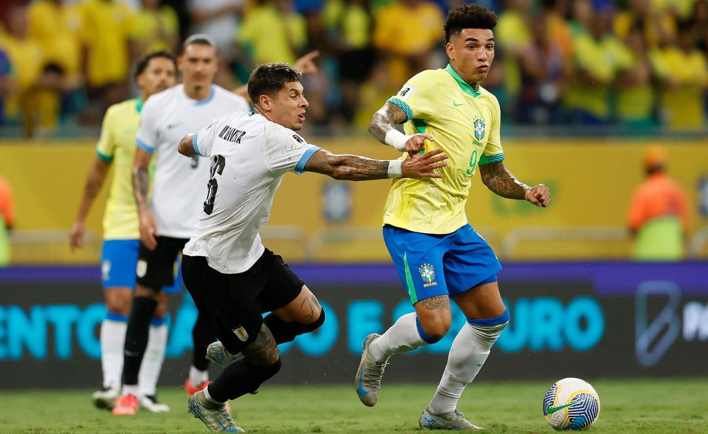Com público decepcionante e vaias no final, Brasil empata com o Uruguai em Salvador