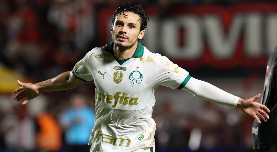 Palmeiras vence fora e assume a liderança do Brasileirão