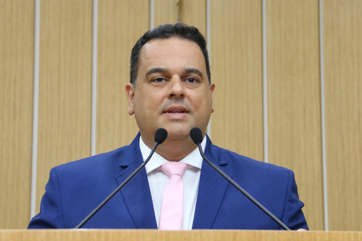 Américo Scucuglia propõe programa de enterro gratuito para famílias carentes