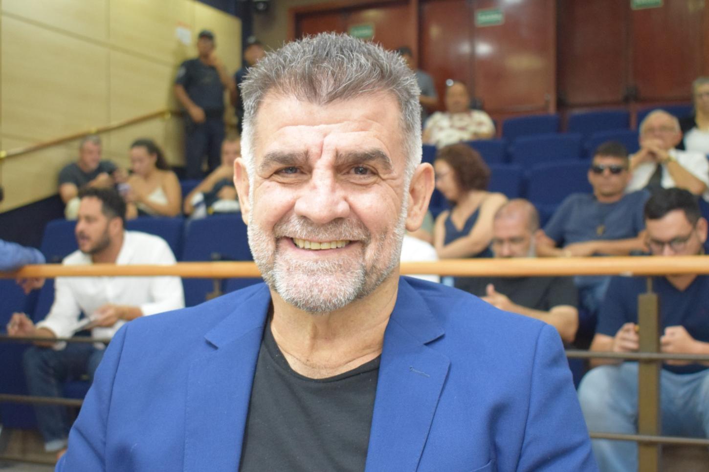Edison Parra protocola voto de congratulações ao ginasta Arthur Zanetti