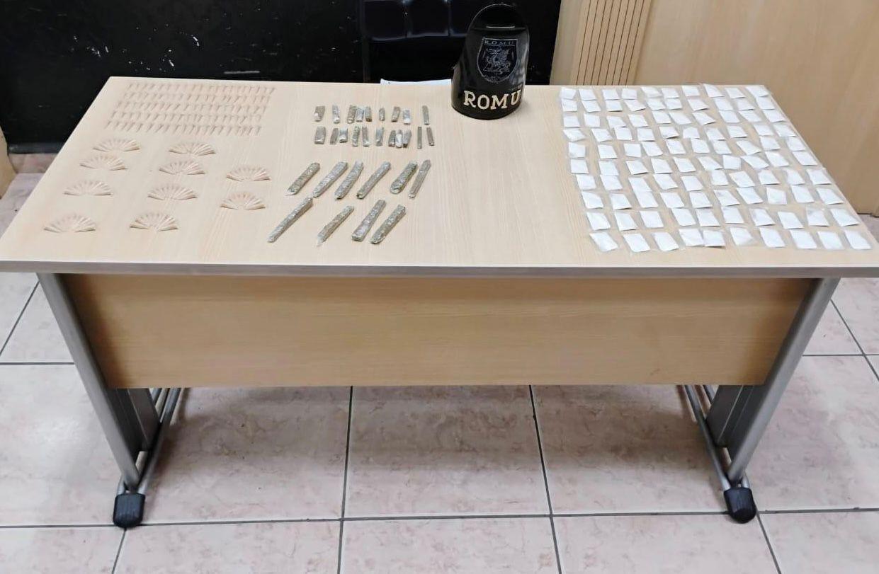 GCM de Ribeirão Pires prende homem com mais de 300 invólucros de drogas