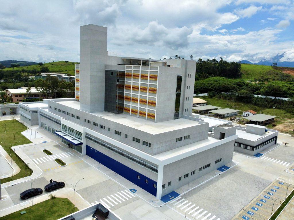 Governador em exercício visita obras do Hospital Regional Circuito da Fé em Cruzeiro