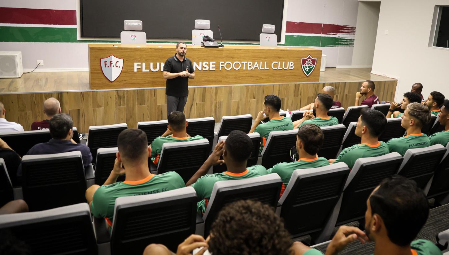 Grupo principal do Fluminense se apresenta e inicia pré-temporada