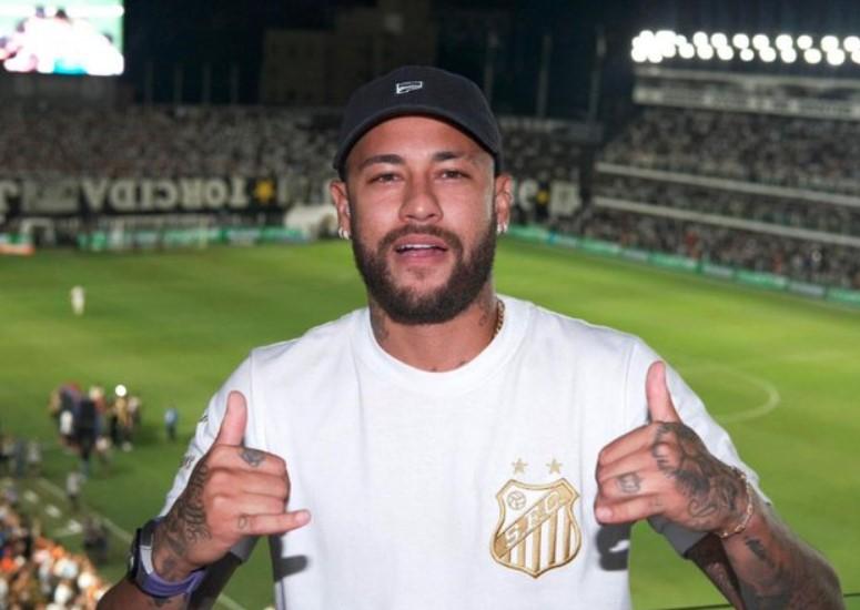 Santos oficializa contratação de Neymar
