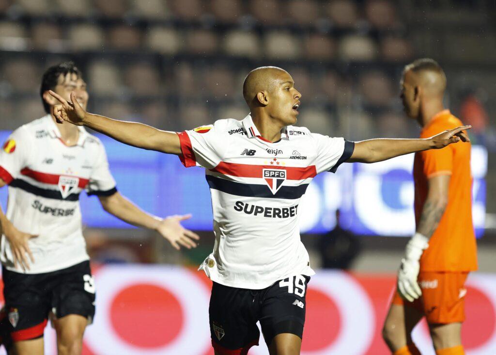 São Paulo vence a Lusa com gol do destaque da Copinha