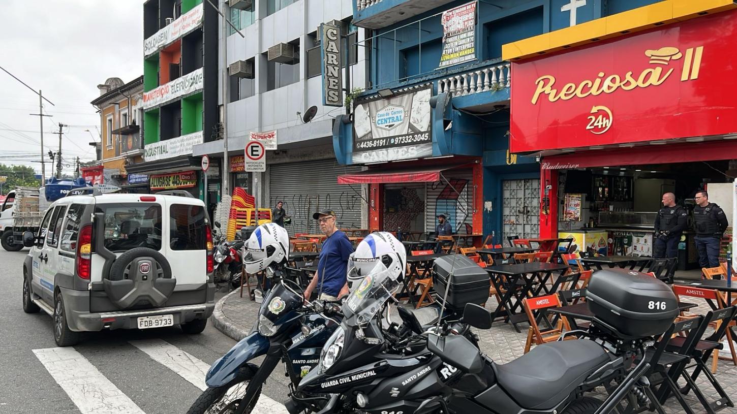 Semasa interdita três bares por excesso de ruído em Santo André