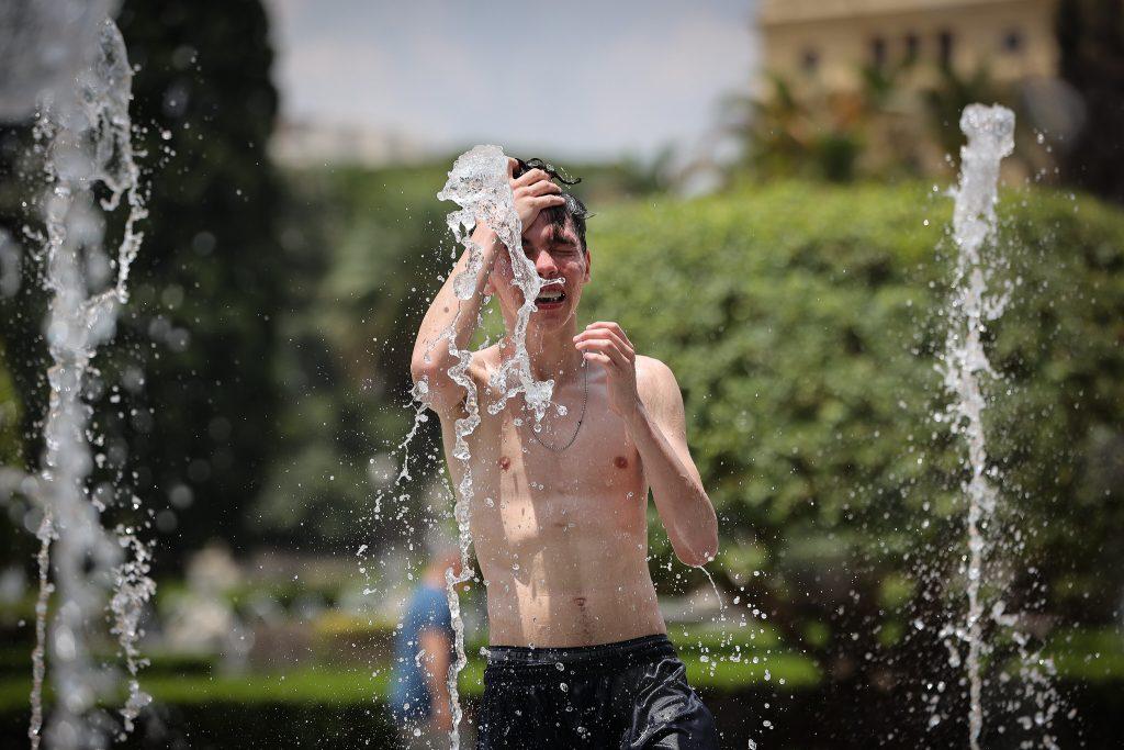 Calor pode afetar sono e disposição; veja recomendações para enfrentar as altas temperaturas