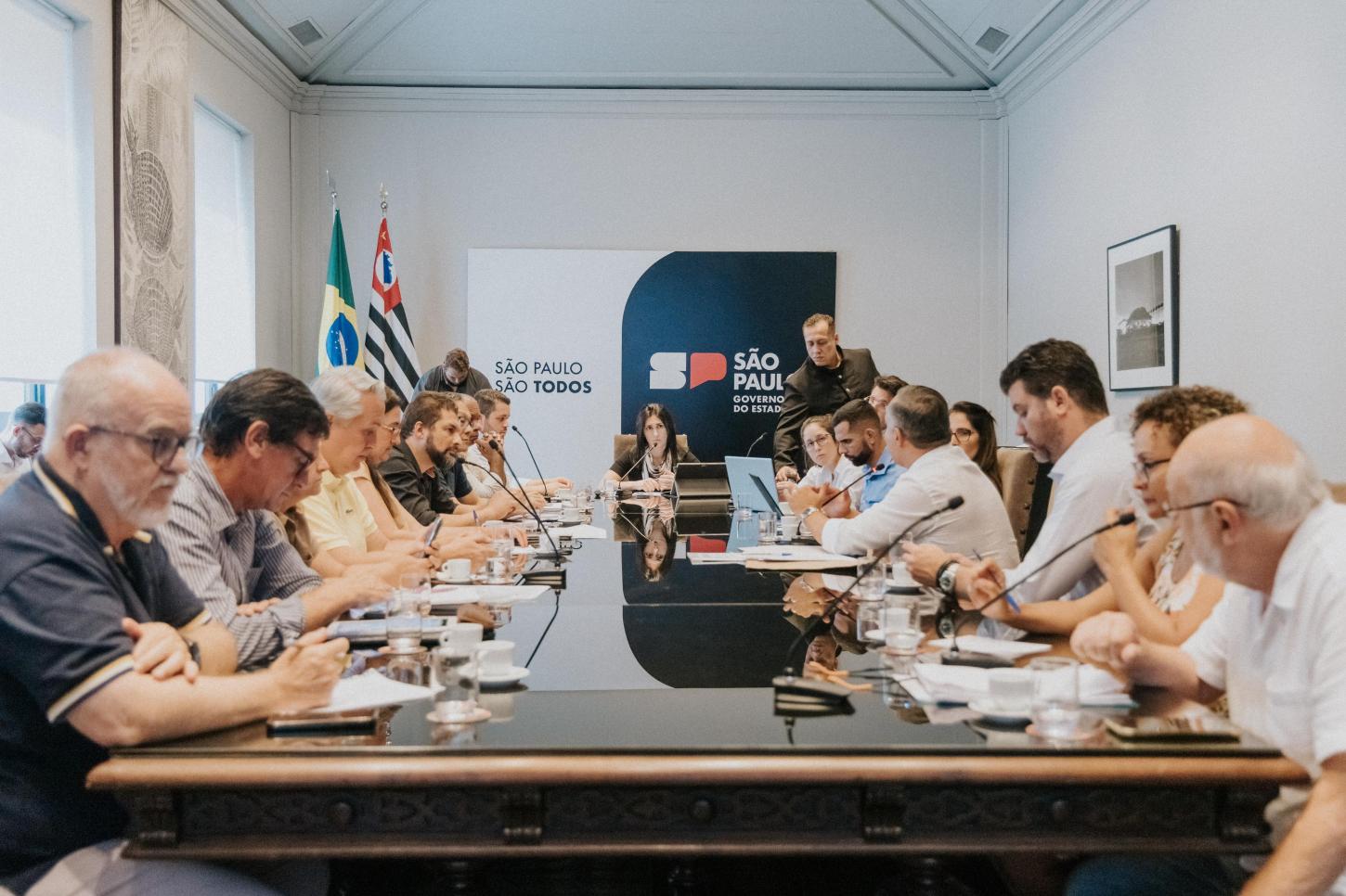 Prefeito Marcelo Lima discute investimentos do Estado para combater enchentes e aprimorar gestão de resíduos  