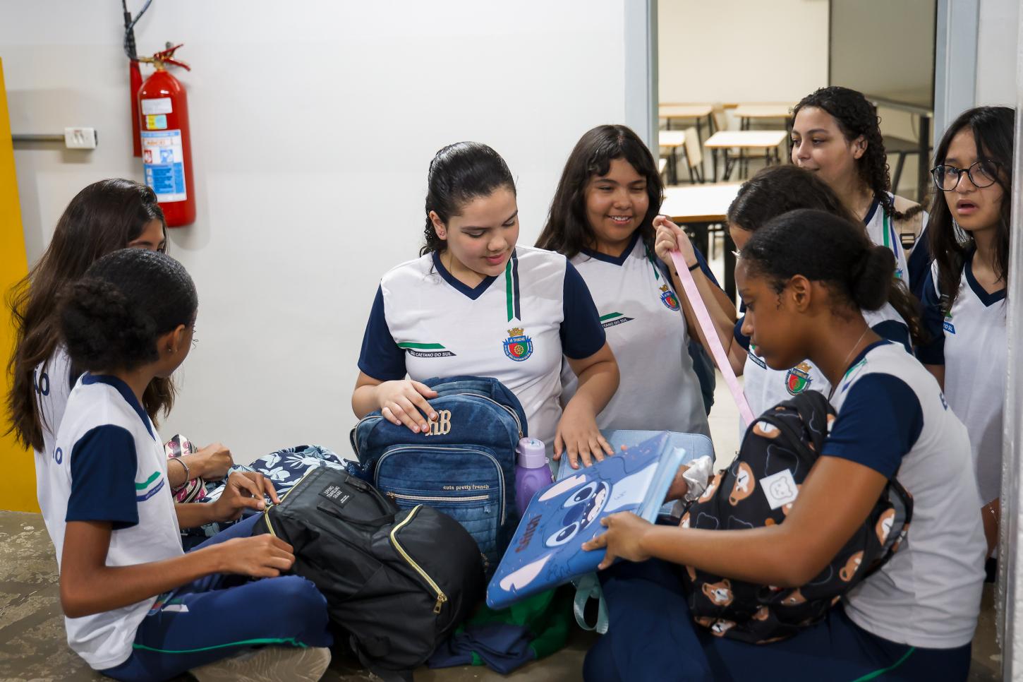 São Caetano tem volta às aulas tranquilo e com famílias aprovando o fim do uso do celular nas escolas
