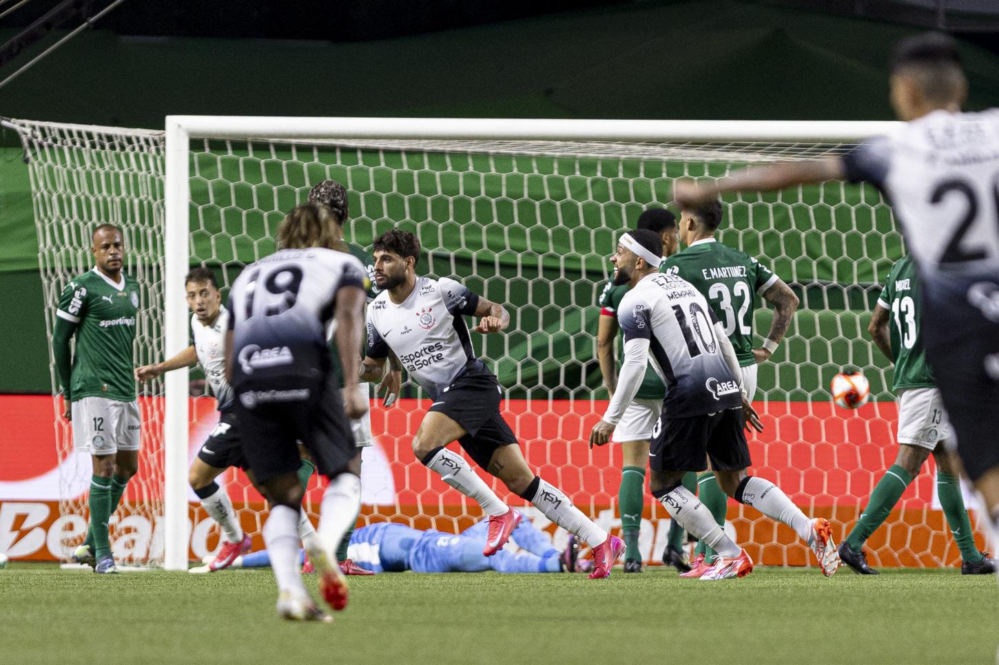 Corinthians vence no Allianz e sai na frente na decisão do Paulistão