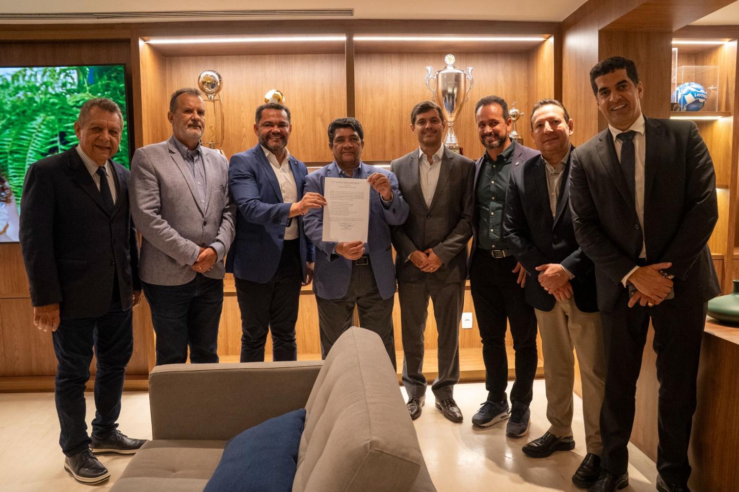 Ednaldo Rodrigues registra chapa com apoio unânime das 27 federações