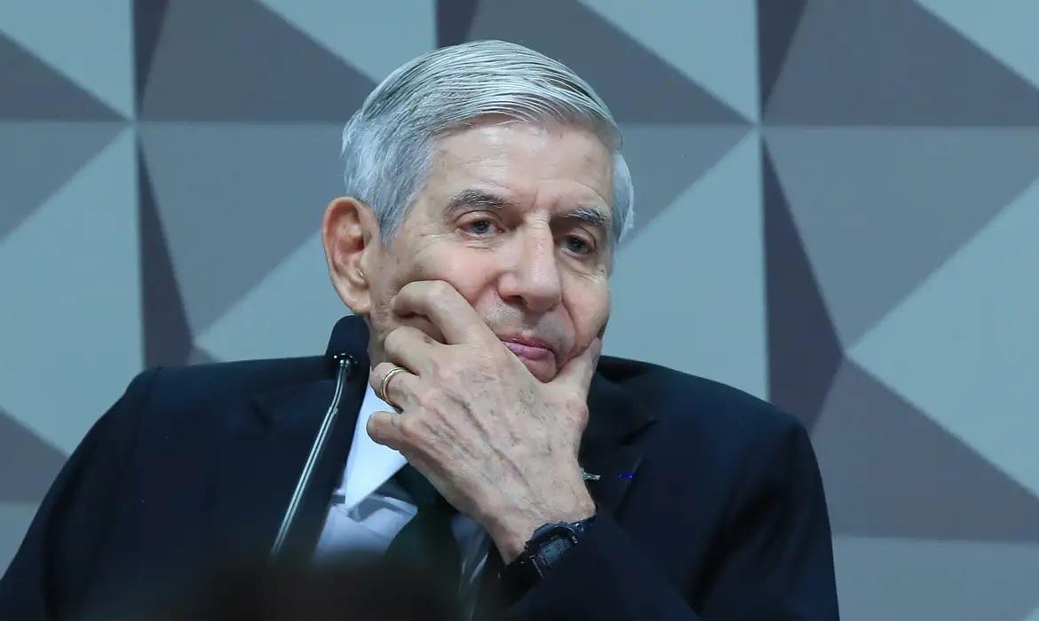 General Heleno pede absolvição sumária em denúncia do golpe