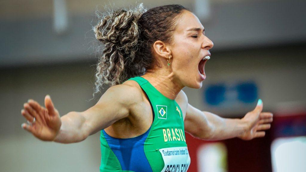 Recordista sul-americana no salto triplo, atleta do Talento Esportivo disputa seu primeiro Mundial adulto