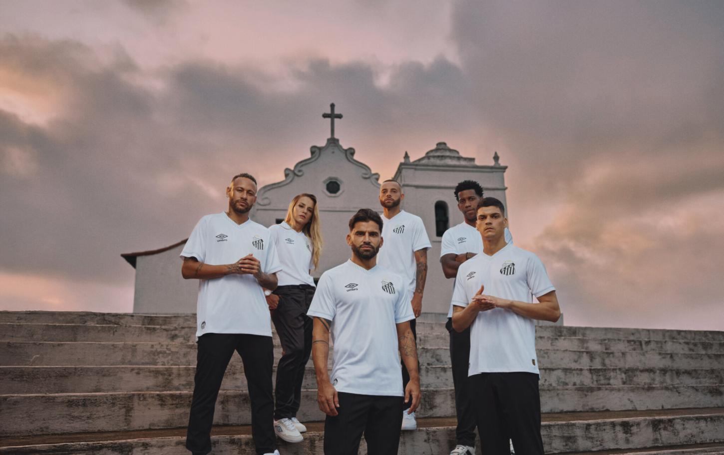Santos FC e Umbro lançam camisa em homenagem à um ícone da cidade de Santos