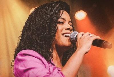 Kemilly Santos e Gleydson Leandro se apresentam na 19ª Paixão de Cristo em Ribeirão Pires