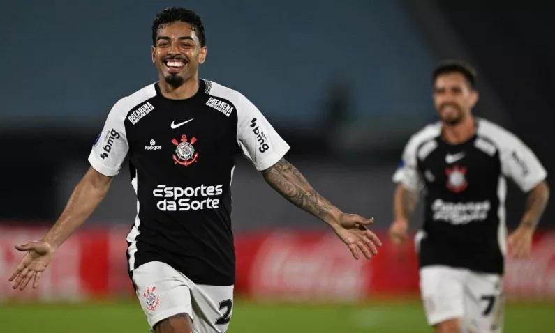 Corinthians vence e assume a vice-líderança do Grupo C