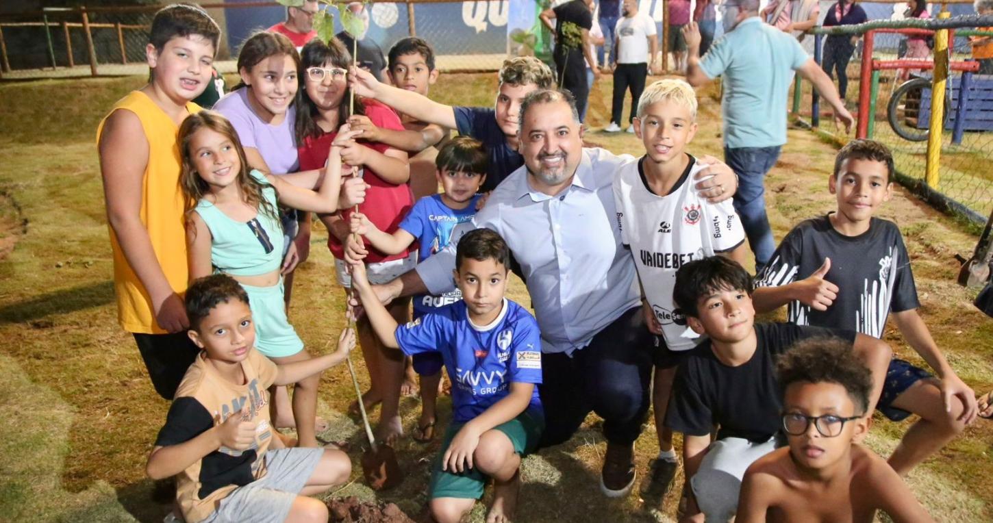 Nova praça no Parque São Vicente une lazer, natureza e homenagem ao amor