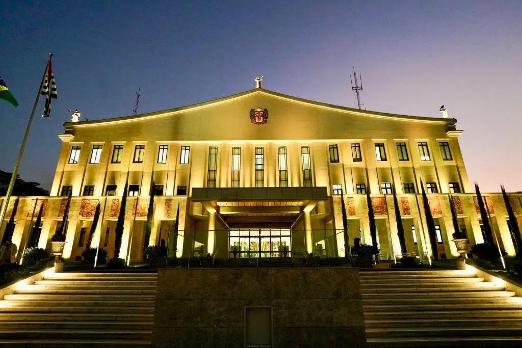 Palácio dos Bandeirantes fecha campanha do Maio Amarelo com iluminação especial