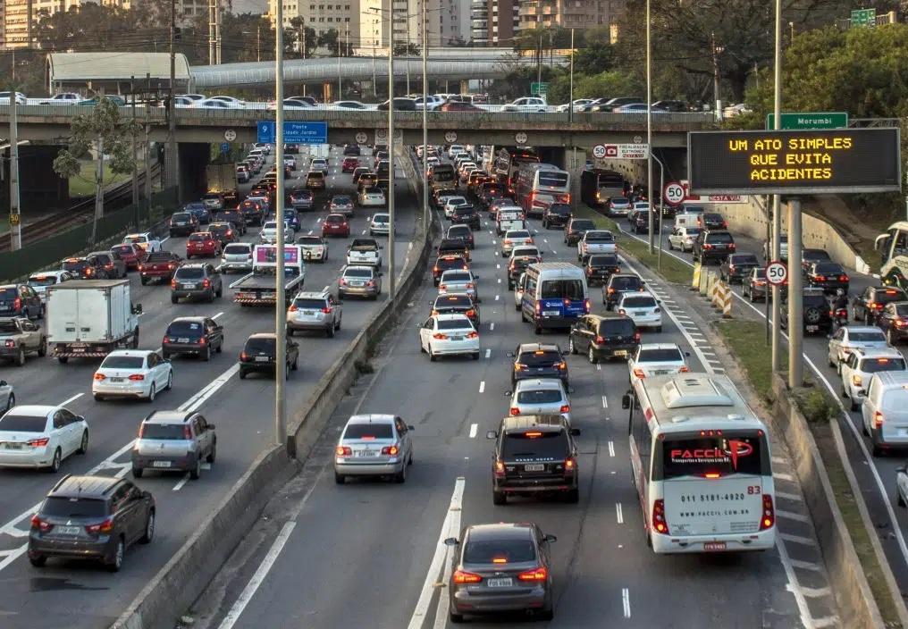 Detran-SP altera processo de emplacamento de veículos, que fica mais barato no estado