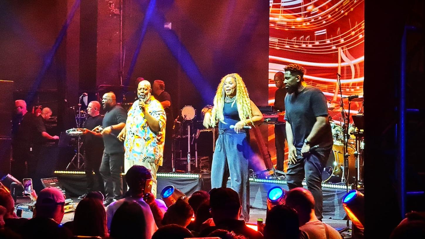 Espaço Liv completa três anos com boa música e clima aconchegante em São Caetano do Sul