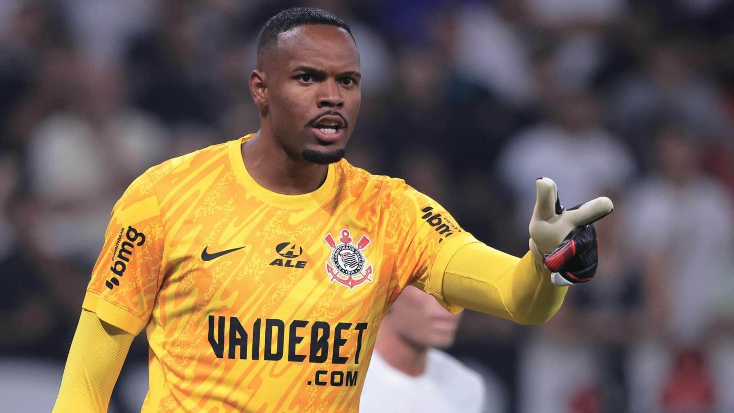 Palmeiras acerta contratação do goleiro Carlos Miguel, ex-Corinthians