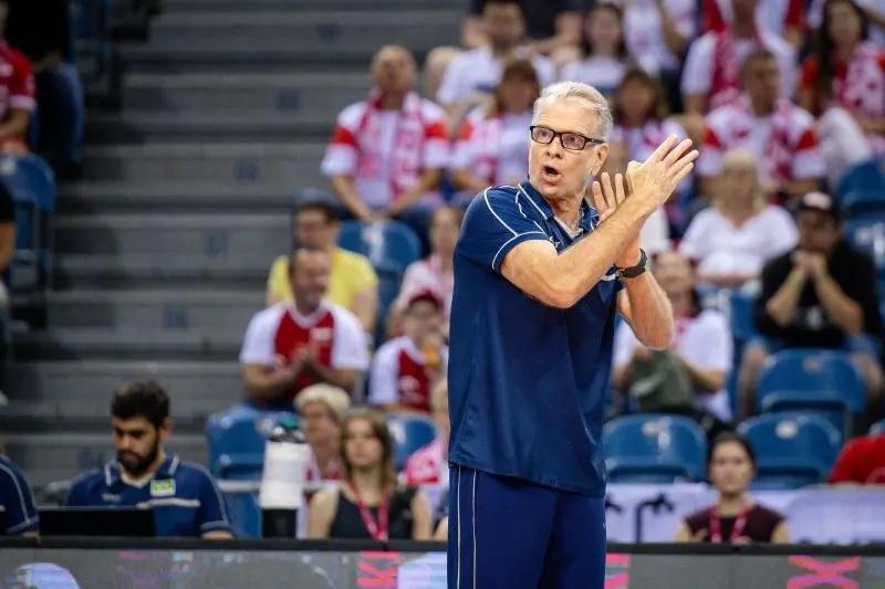 Bernardinho define os 14 jogadores para o Campeonato Mundial masculino