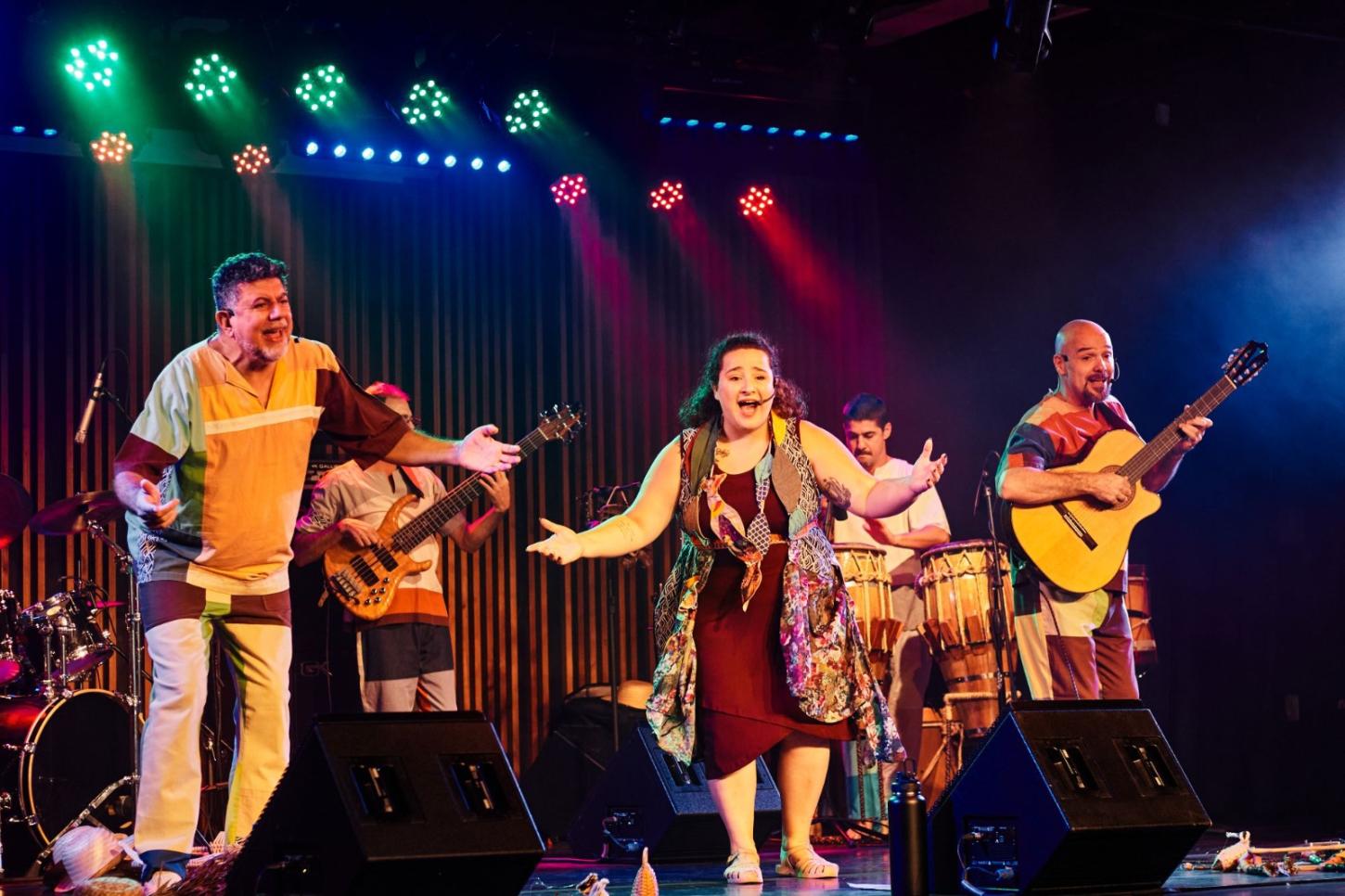 Grupo Nhambuzim apresenta musicais no Sesc São Caetano 