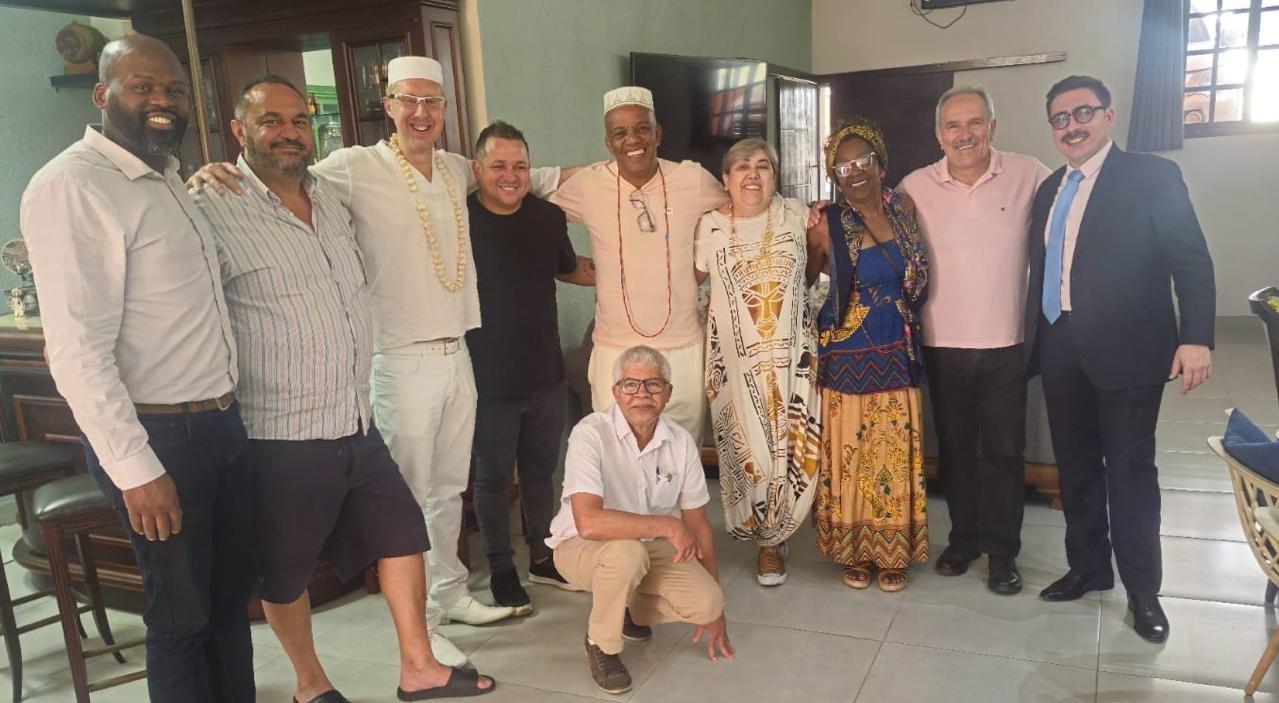 Combate à fome e atos pela paz são temas de encontro entre consultor da ONU e representantes da Prefeitura de Mauá