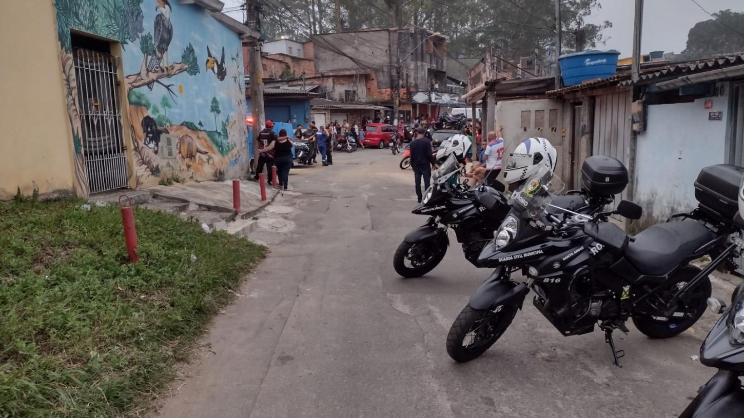 Operação contra desordem recolhe 11 veículos irregulares no Parque Miami, em Santo André