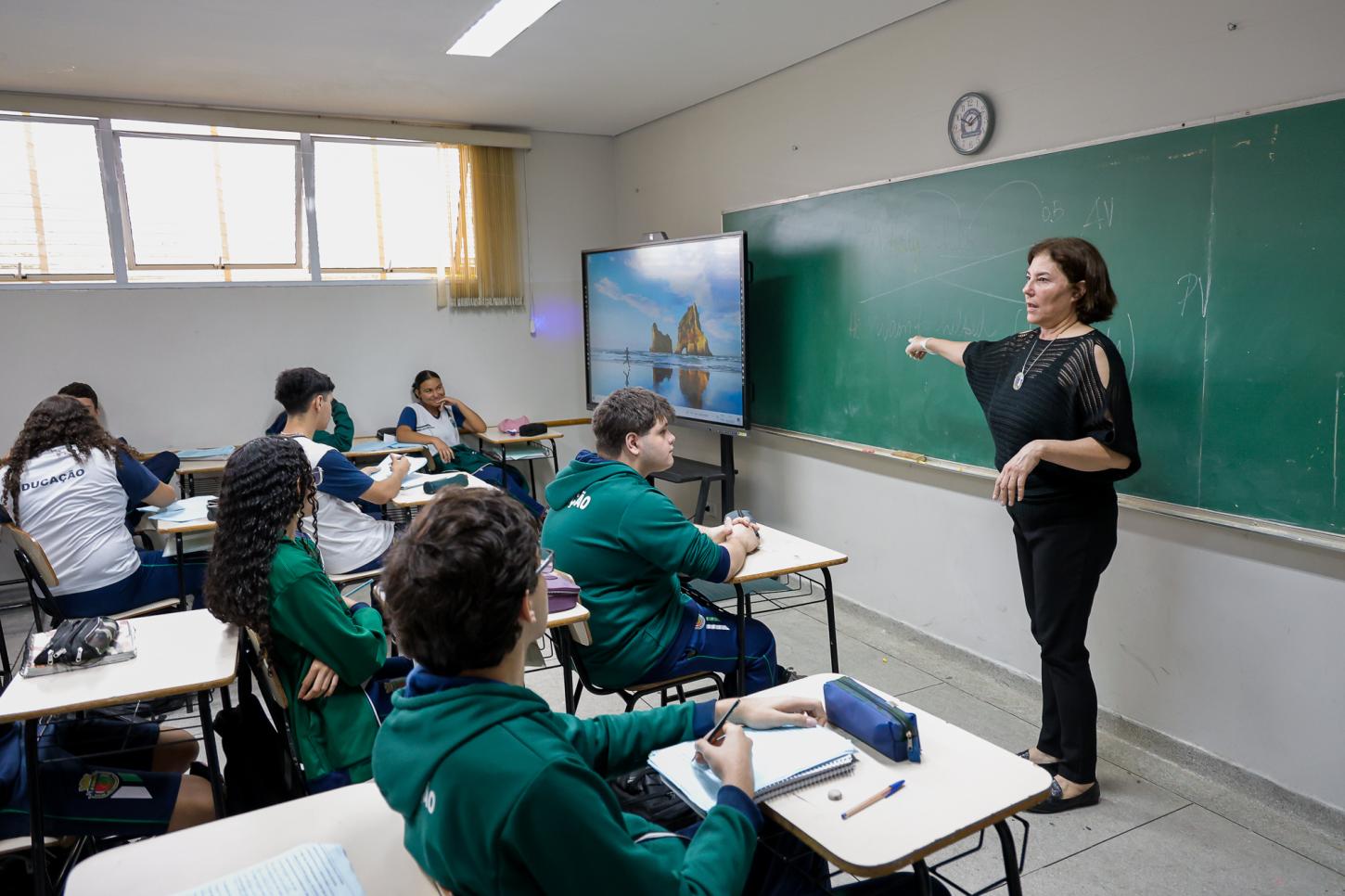 Prefeitura de São Caetano envia à Câmara projeto de lei que garante abono aos profissionais da Educação em 2026