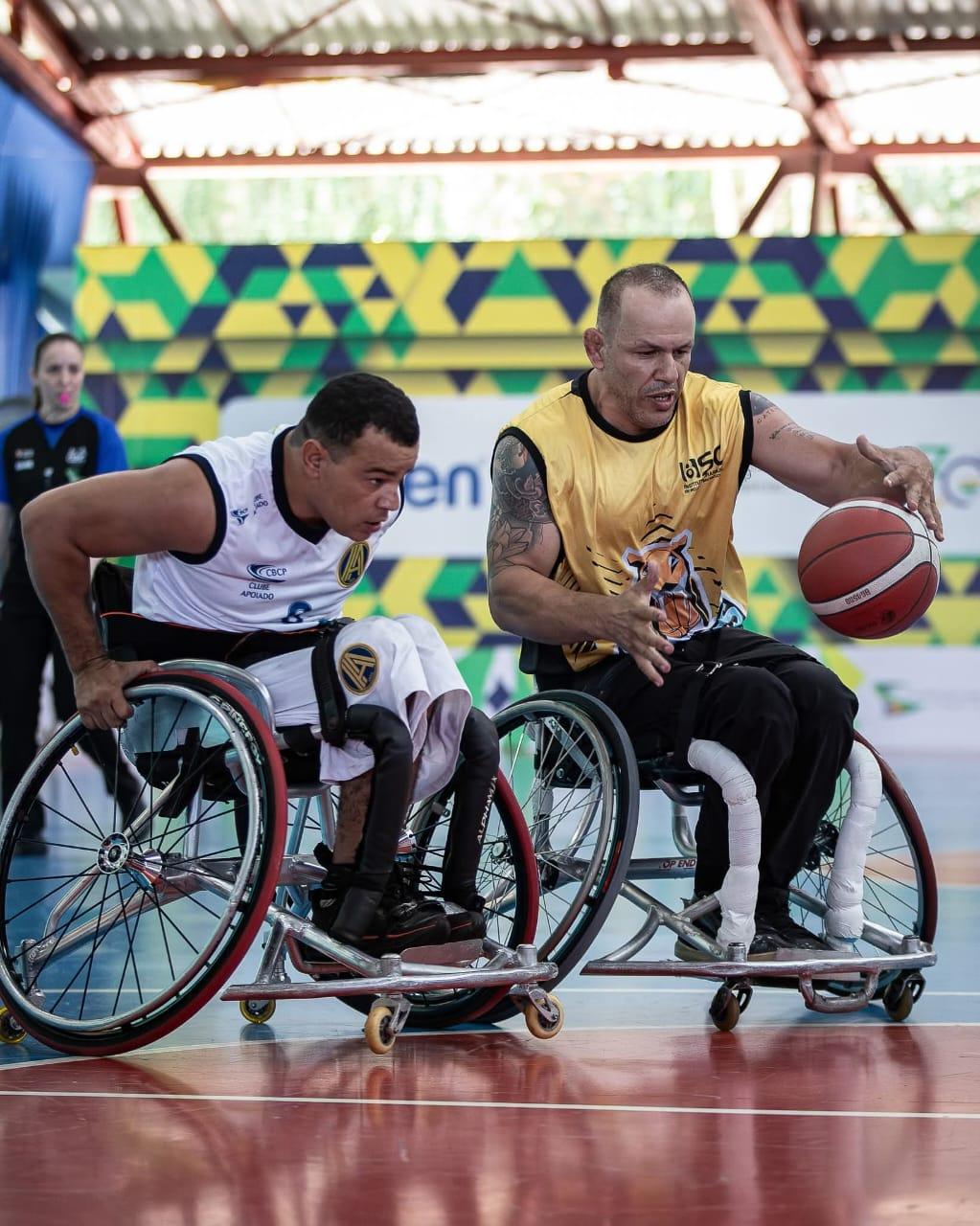 Sabres fecha temporada 2025 com aprendizados no basquete em cadeira de rodas