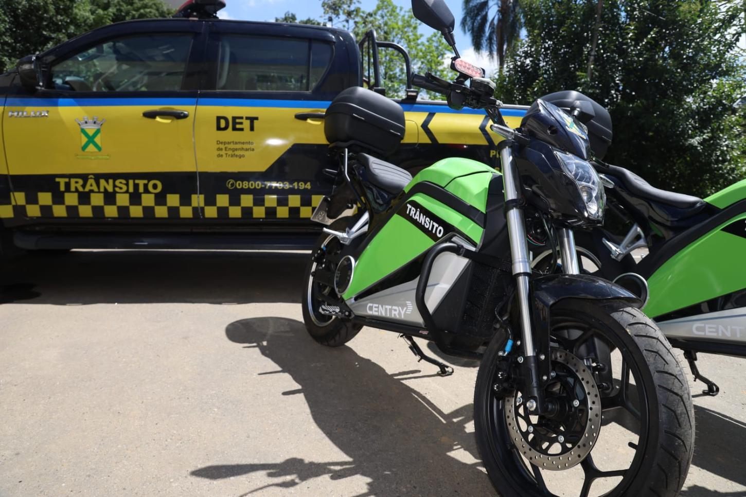 Santo André inicia testes com motos elétricas para monitoramento do trânsito