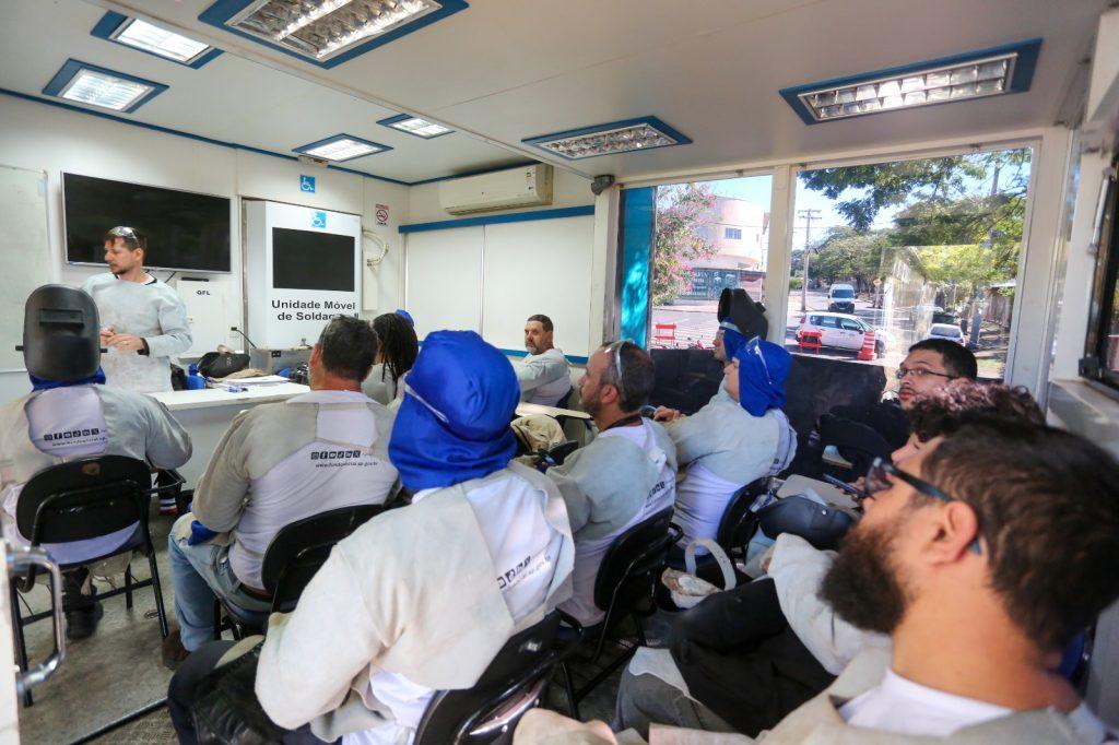 Caminho da Capacitação inicia novo ciclo de cursos gratuitos em 14 municípios da Grande São Paulo