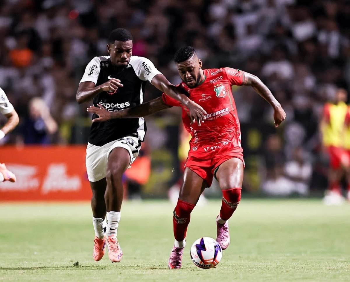 Com gol no apagar das luzes, Corinthians bate Velo Clube e sobe na tabela do Paulistão