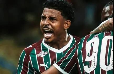 Fluminense vence Fla-Flu por 2 a 1 e agrava crise do Flamengo no Carioca