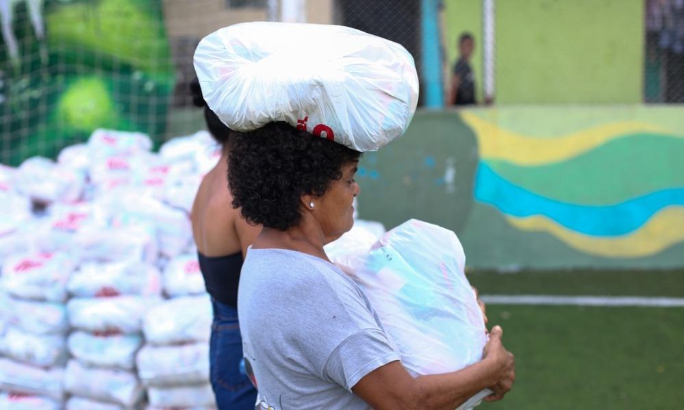 Governo de São Paulo distribui 1,4 mil cestas básicas em Paraisópolis
