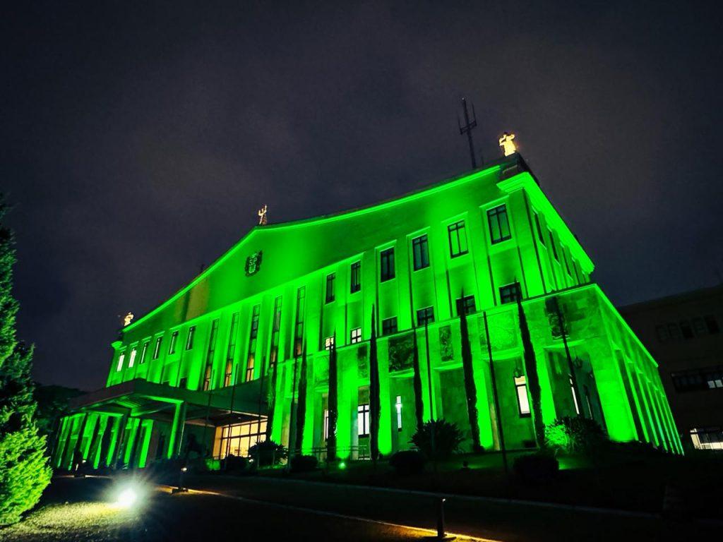 Palácio dos Bandeirantes se ilumina pelos 20 anos da Defensoria Pública de SP