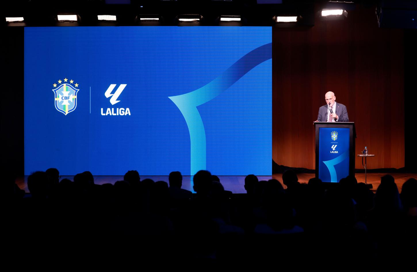 CBF reúne clubes e federações em palestra com Javier Tebas sobre reconstrução e fair play financeiro