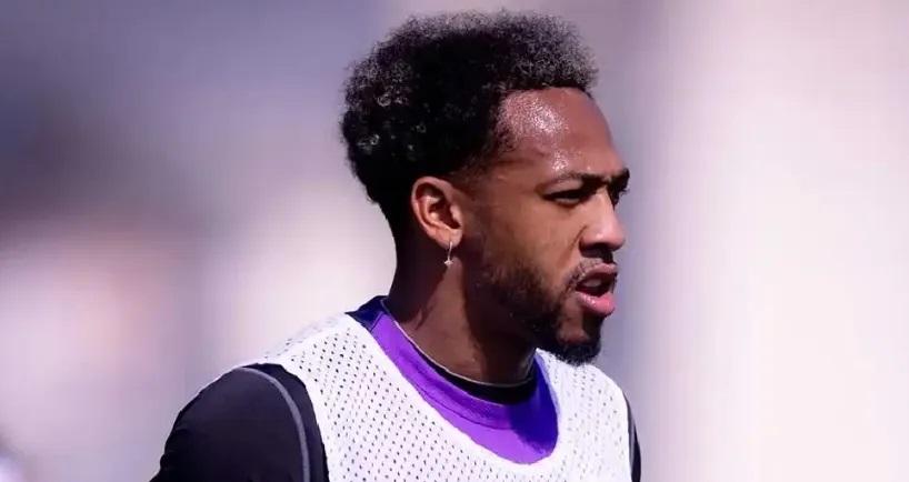 Corinthians e Martínez negociam rescisão após polêmicas