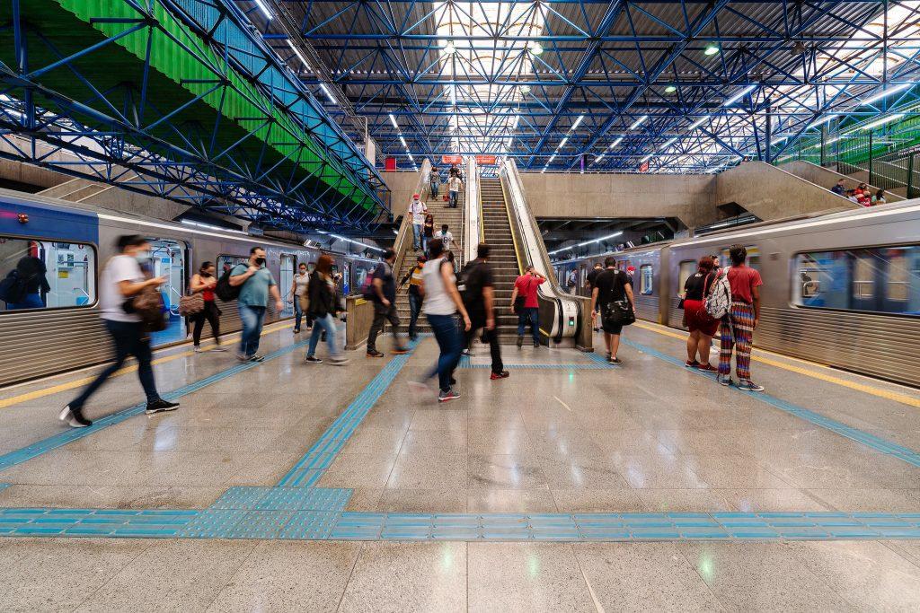 Dicas de bloquinhos para curtir o pré-Carnaval utilizando as linhas do transporte metropolitano de SP