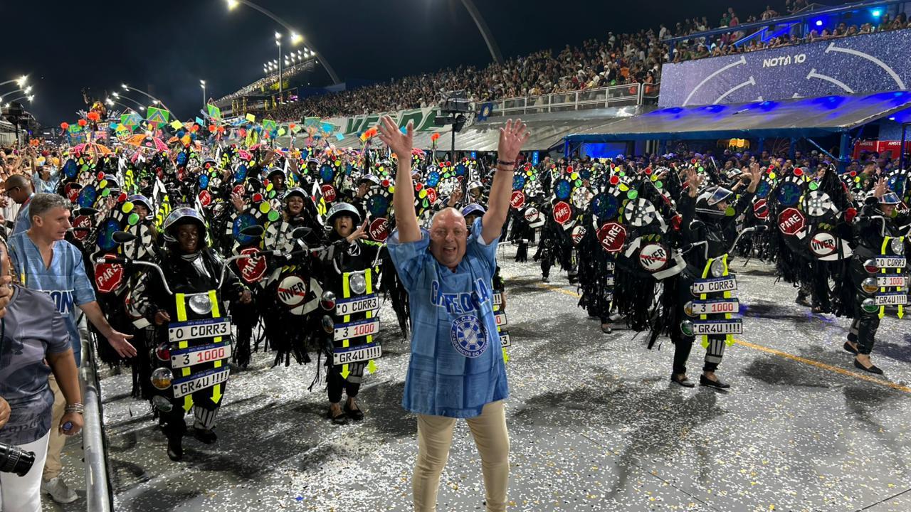 Escolas de samba de São Paulo encerram maratona do Acesso com luxo e rigor técnico