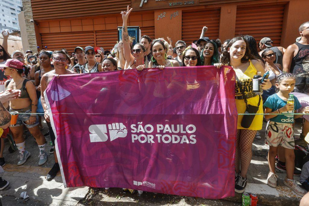 Governo de São Paulo intensifica segurança das mulheres nos blocos de Carnaval na capital